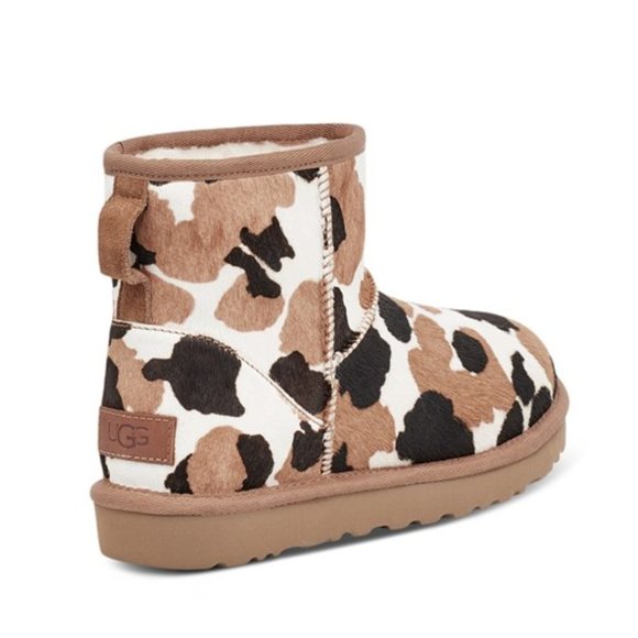 Kids Cow Print Classic Mini Boots - Picture 4 of 5